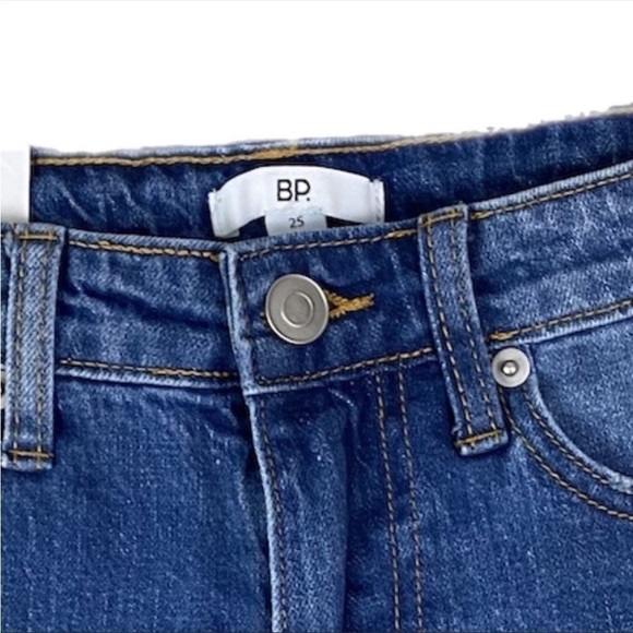 NWT | BP. Mid Rise Roll Cuff Stretch Denim Shorts in Authentic Blue Wash Size 25 - Picture 4 of 5